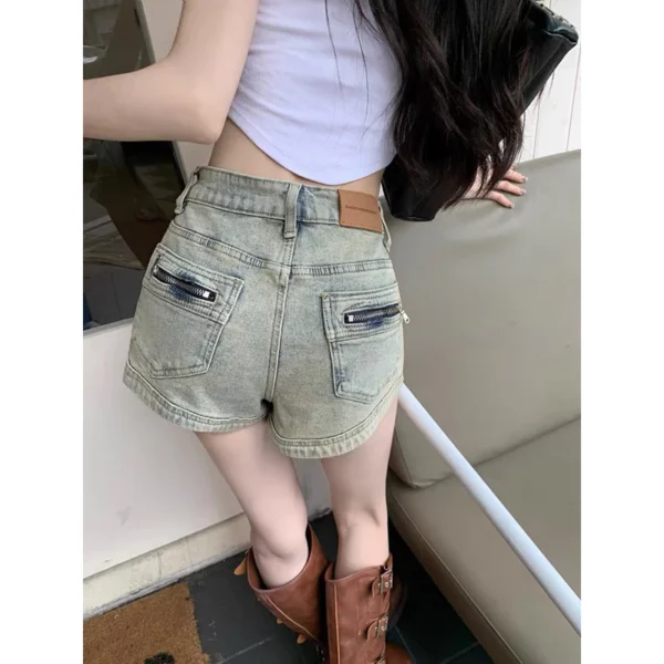 美式辣妹🤍高腰版型 後口袋拉鏈設計牛仔短褲