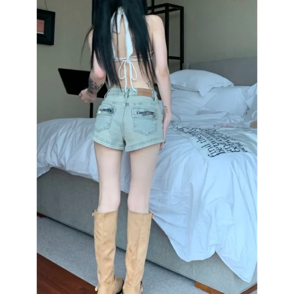 美式辣妹🤍高腰版型 後口袋拉鏈設計牛仔短褲